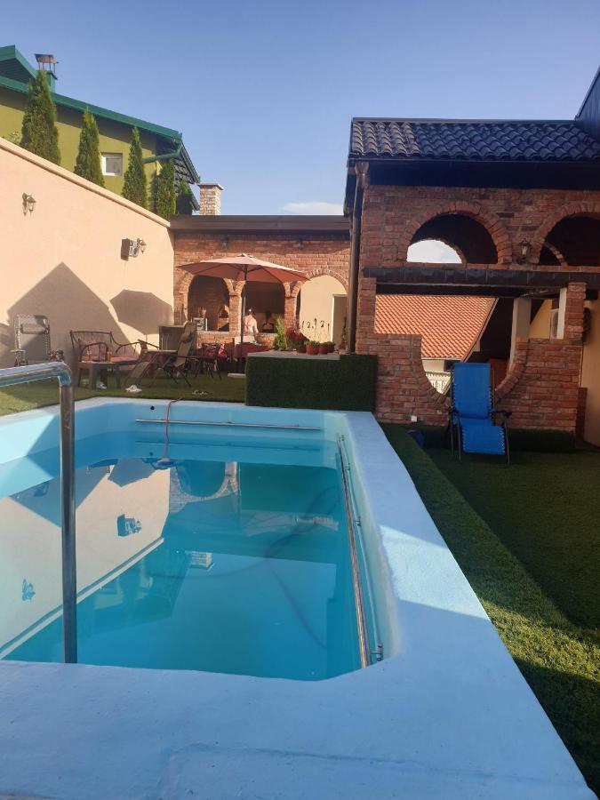 Guesthouse Prenociste Faraon Pljevlja Bagian luar foto